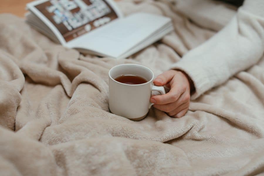 La yourte de repos, tisane et couverture