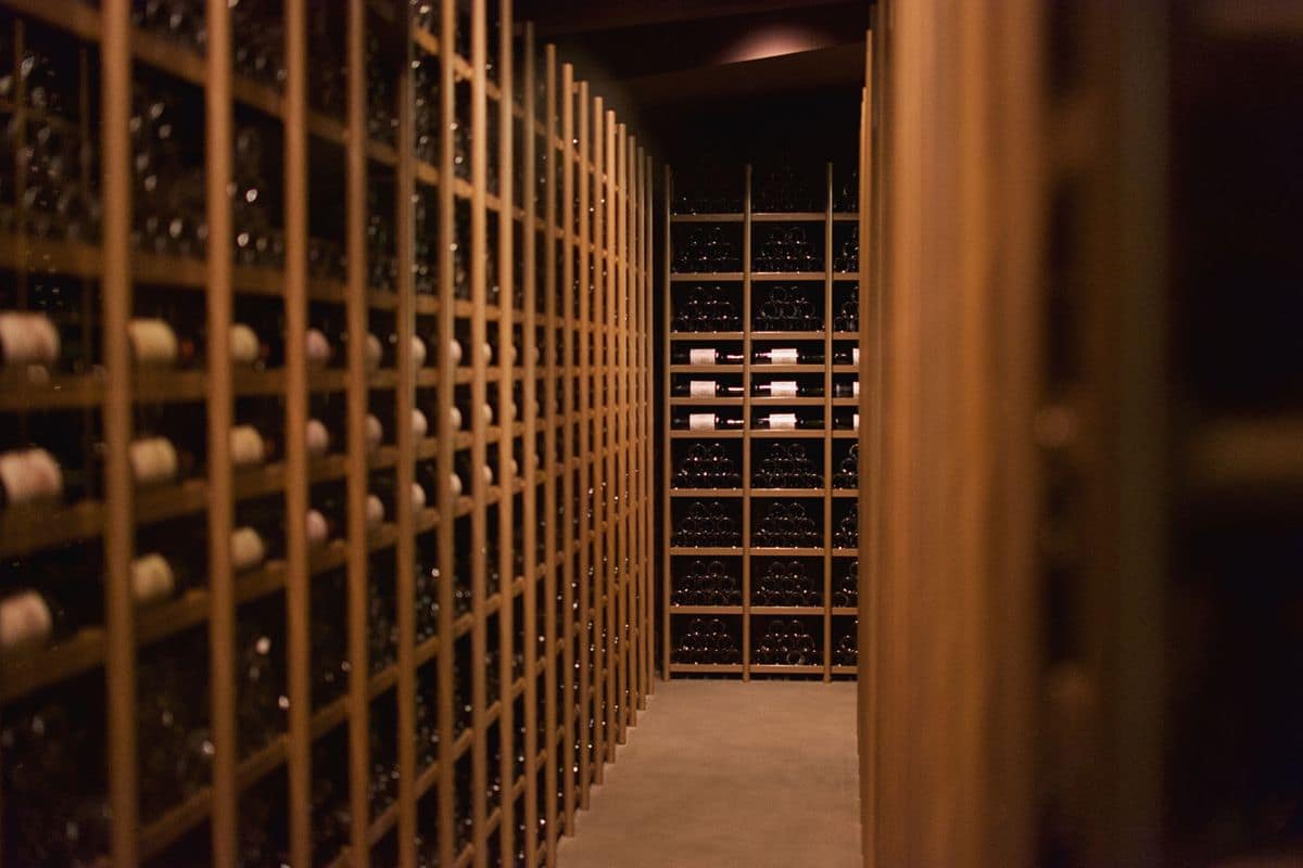 La cave de la maison, cent vingt vins choisis un par un
